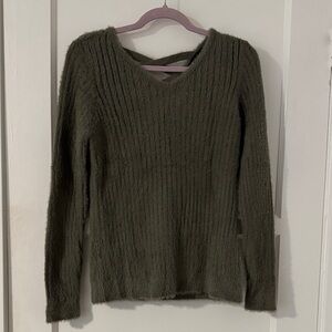 Elegant Olive V-Neck Sweater